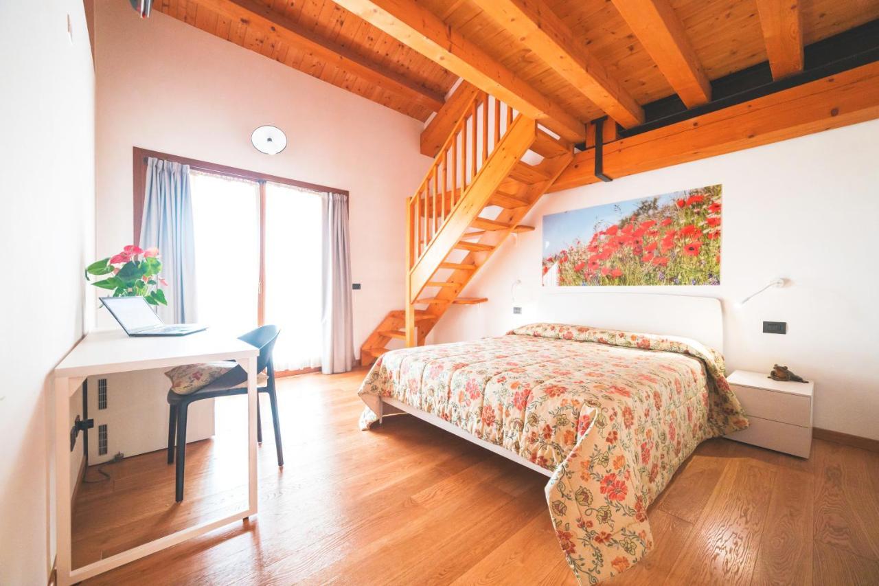 Col Delle Rane Bed & Breakfast Caerano Di San Marco Bagian luar foto